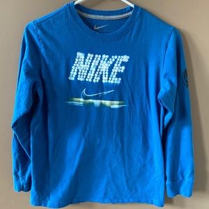 Boy’s Nike long sleeve shirt. Size large